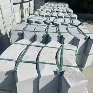 运城 芝麻灰弧形路沿石