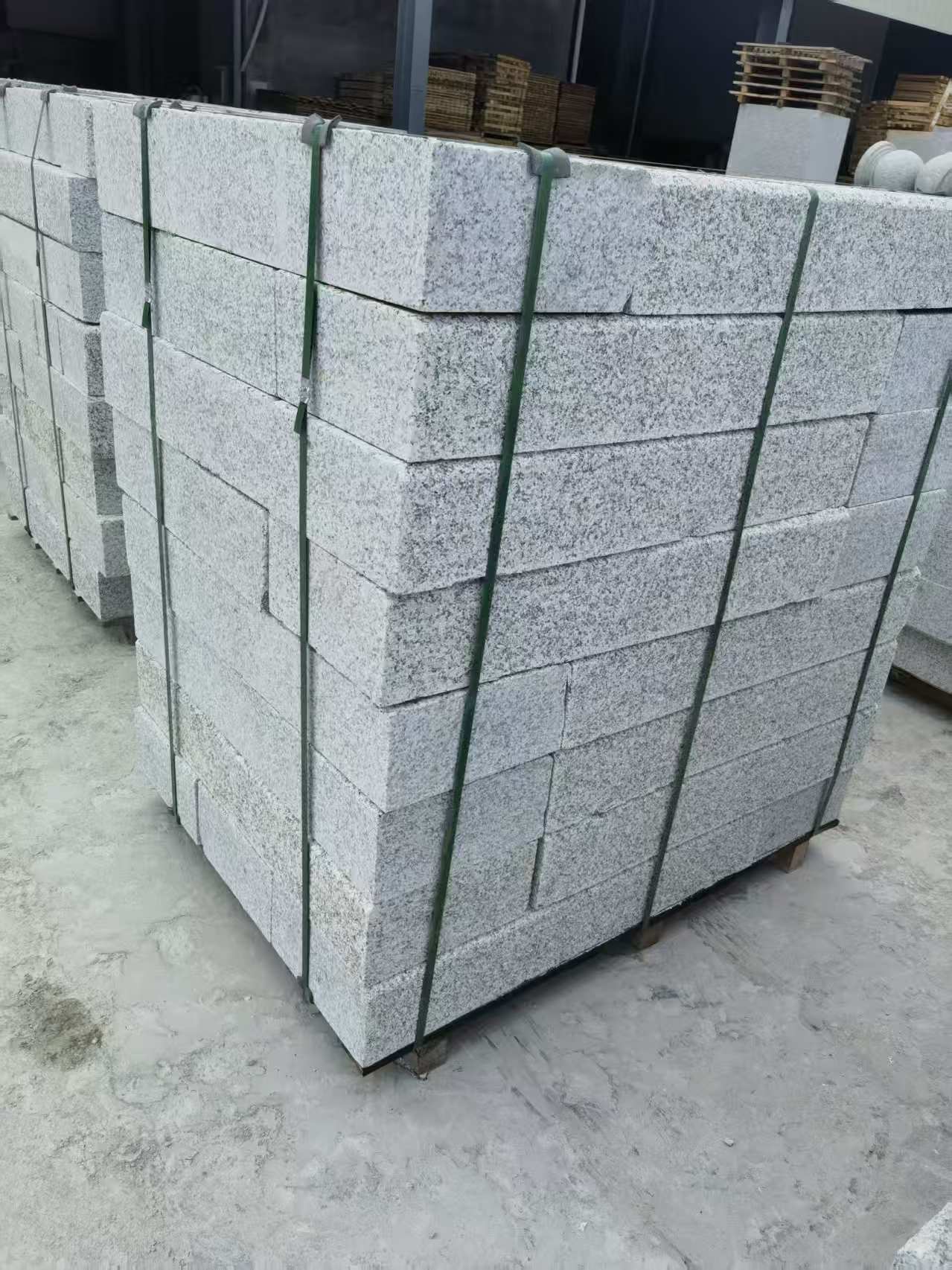 运城 芙蓉白火烧两面路沿石