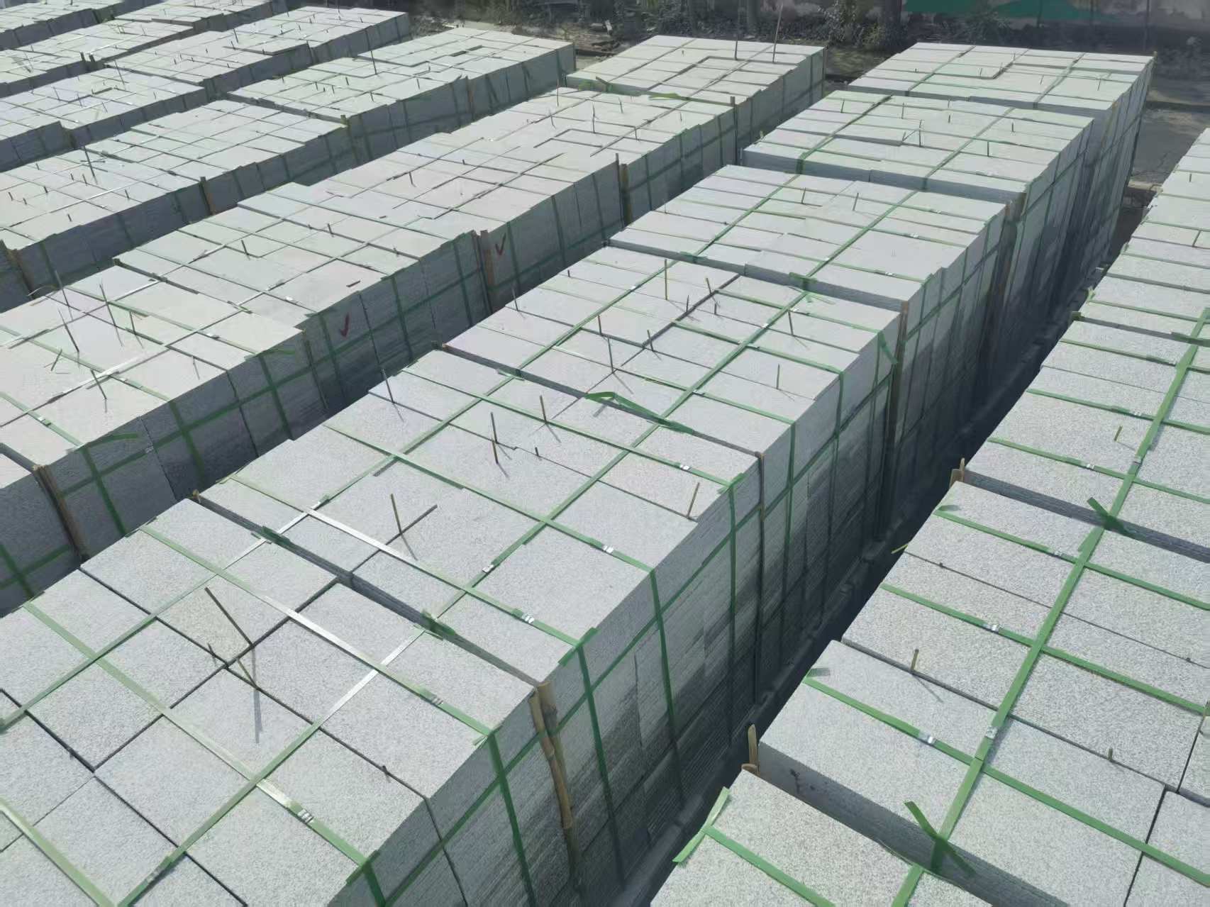 运城 芝麻白1.8公分火烧300*600地铺，清仓大甩卖