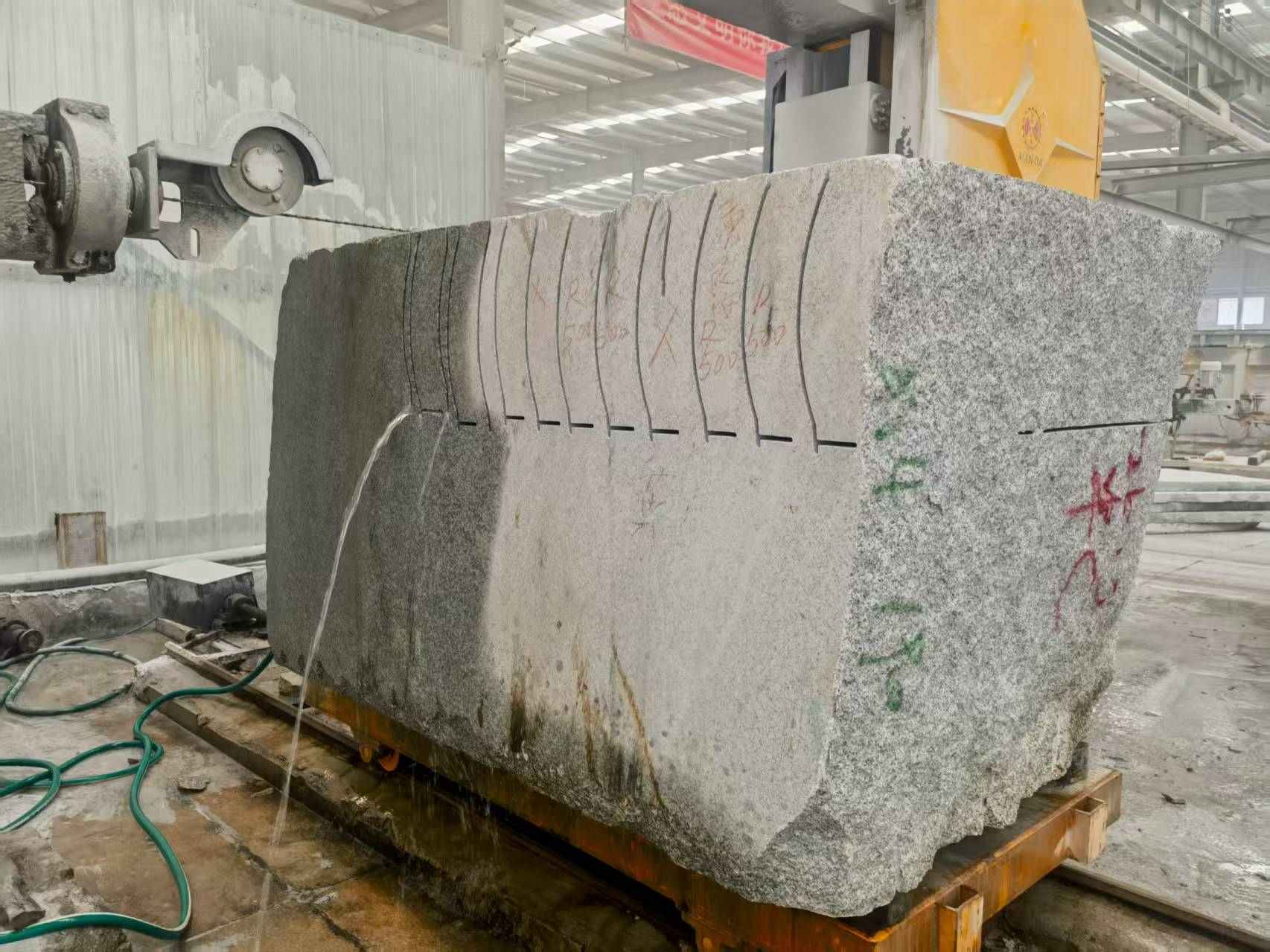 运城 602，大花芙蓉白，绳锯加工弧形路沿石