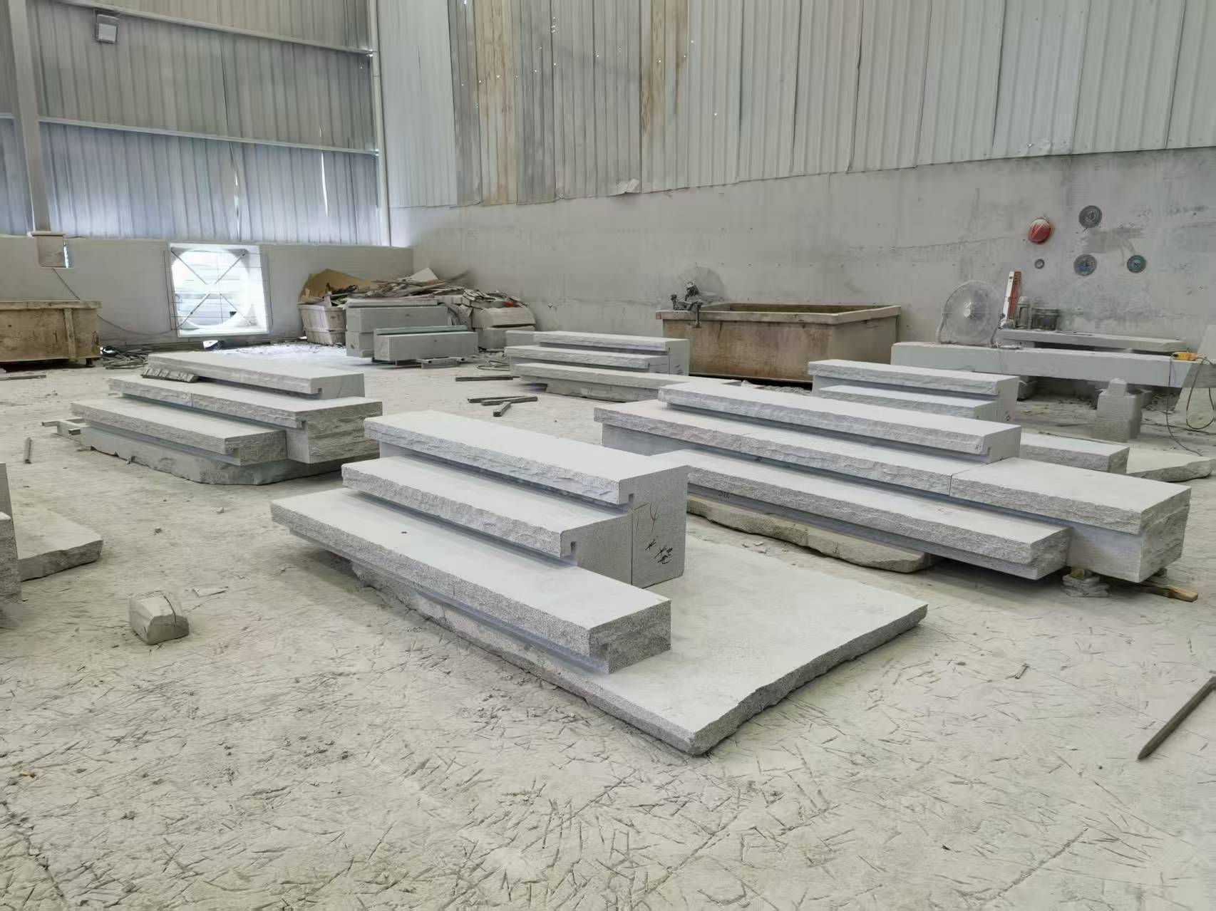 运城 整石台阶（大面火烧+侧面自然面），出货前厂内拼装