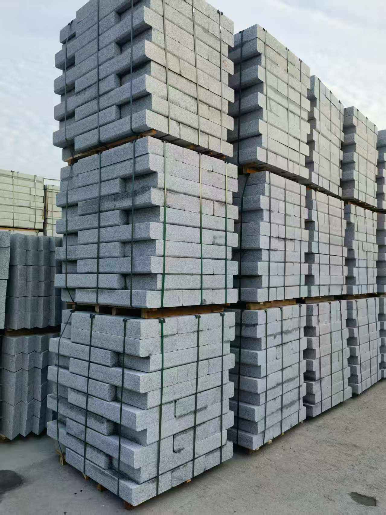 运城 路沿石（路侧石），颜色一致，尺寸标准