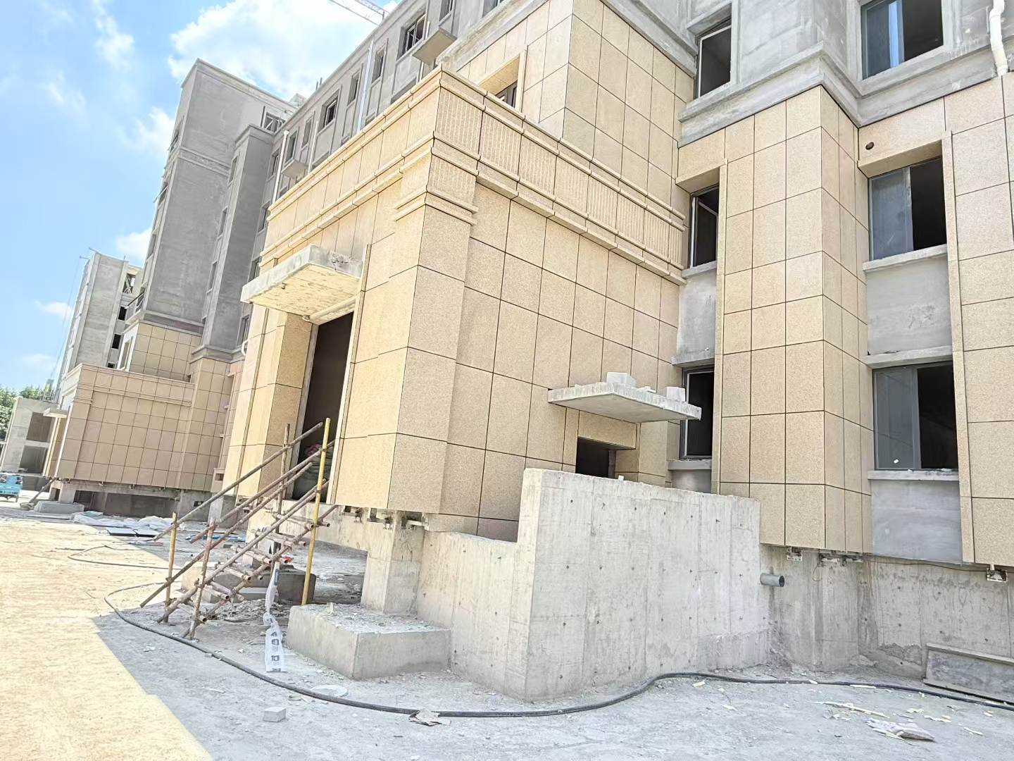 运城 黄金麻干挂，工地实拍
