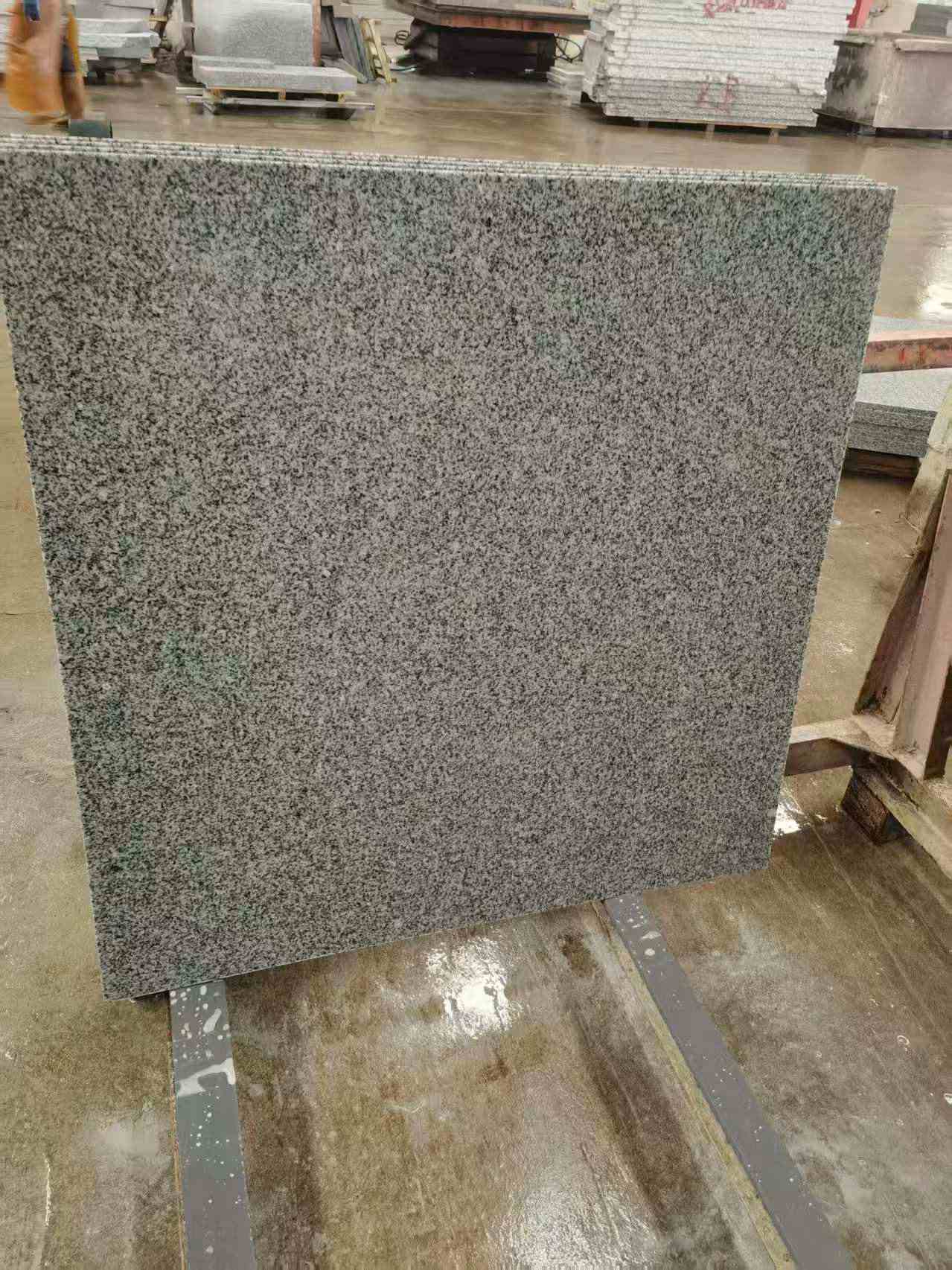 运城 芝麻白光面900*900，高地铁标准