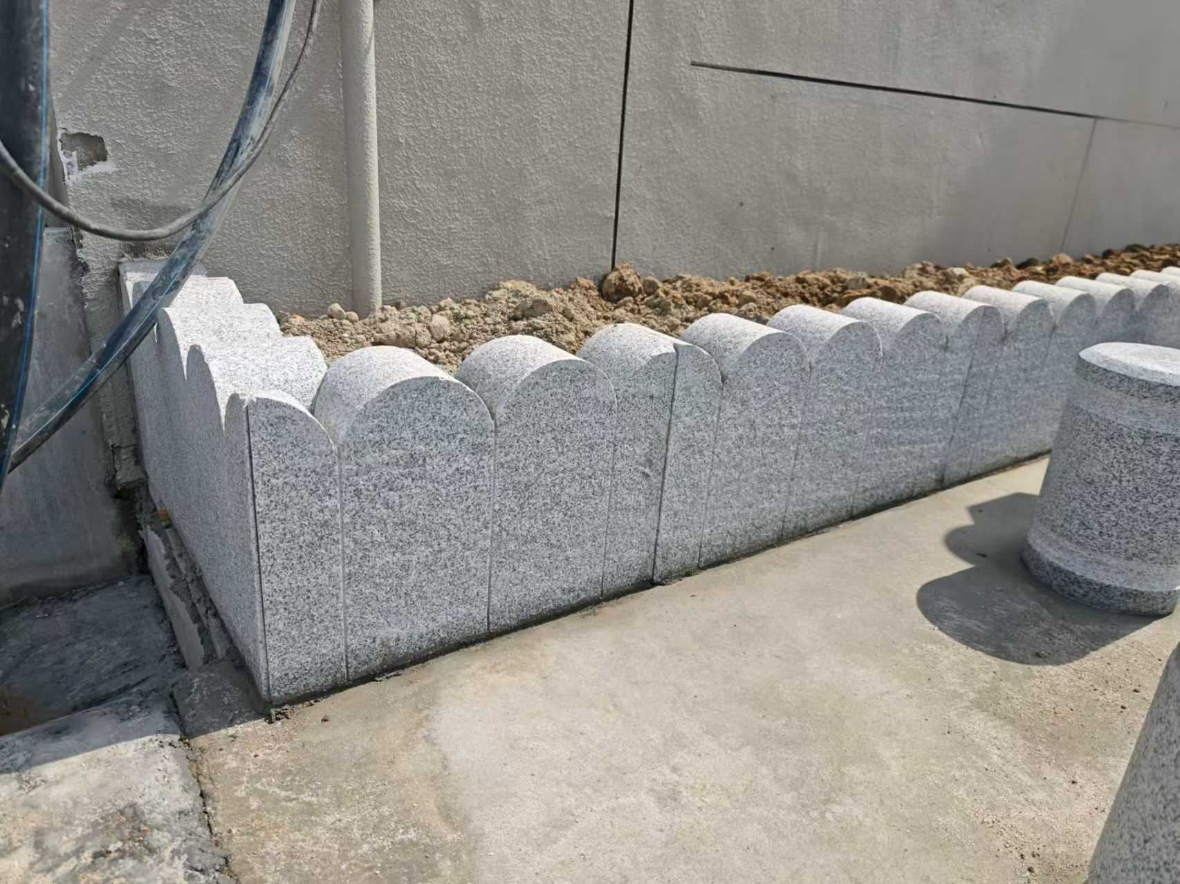 运城 芝麻白花岗岩花边石铺装效果图